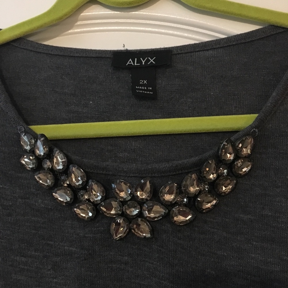 Dressy sweater with gem collar 2x